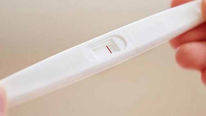 Chậm kinh thử que 1 vạch có thai không? Giải đáp chính xác từ bác sĩ